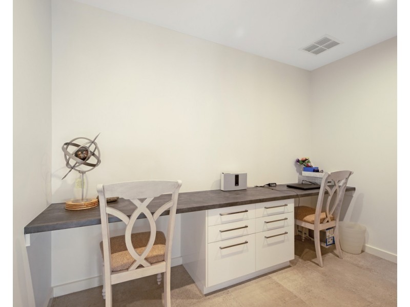 61 Riverboat Drive, Thurgoona NSW 2640