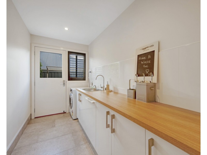 61 Riverboat Drive, Thurgoona NSW 2640