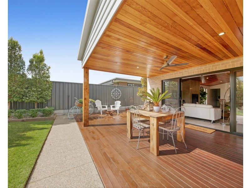 61 Riverboat Drive, Thurgoona NSW 2640