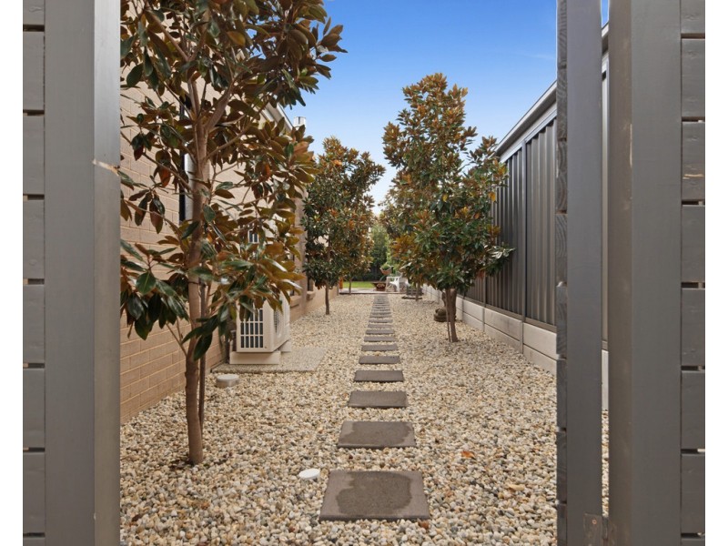 61 Riverboat Drive, Thurgoona NSW 2640