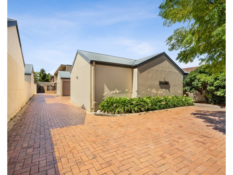 1/750 Macauley Street, Albury NSW 2640
