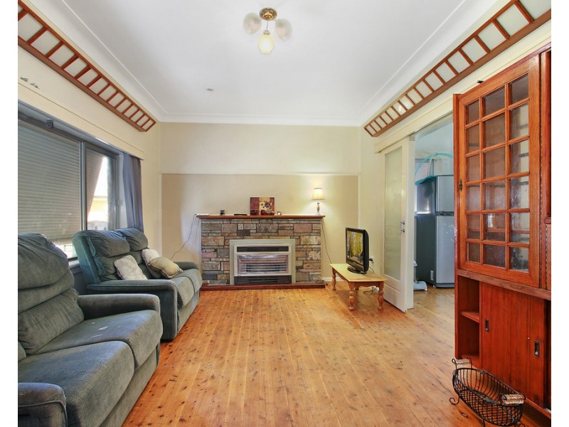 537 Webb Street, Lavington NSW 2641
