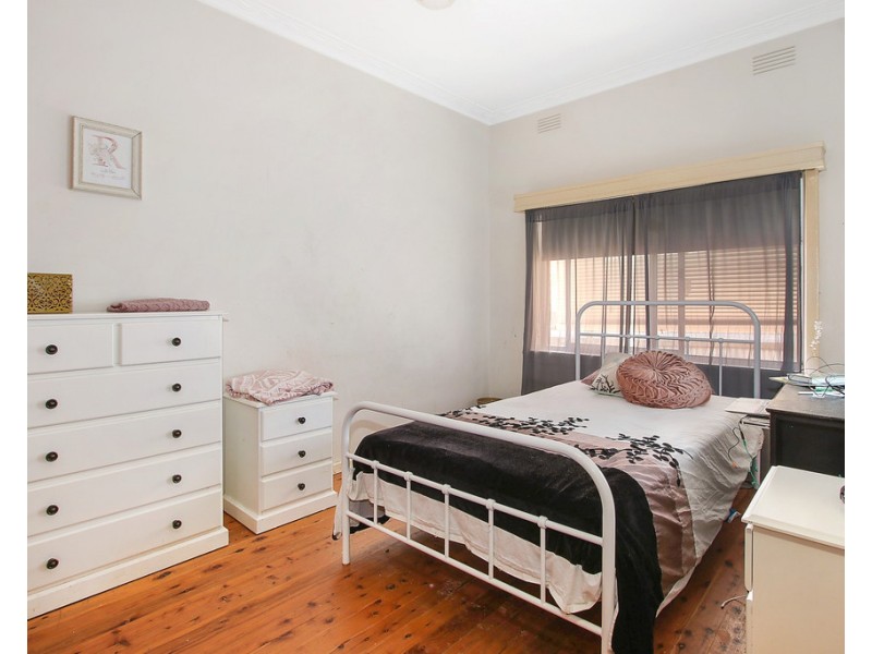 537 Webb Street, Lavington NSW 2641