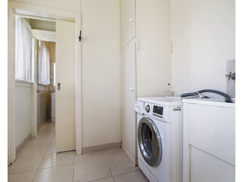 537 Webb Street, Lavington NSW 2641