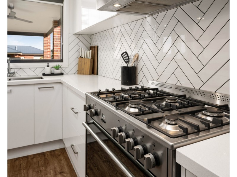 8 Willett Drive, Wodonga VIC 3690