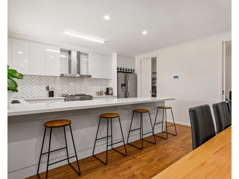 8 Willett Drive, Wodonga VIC 3690