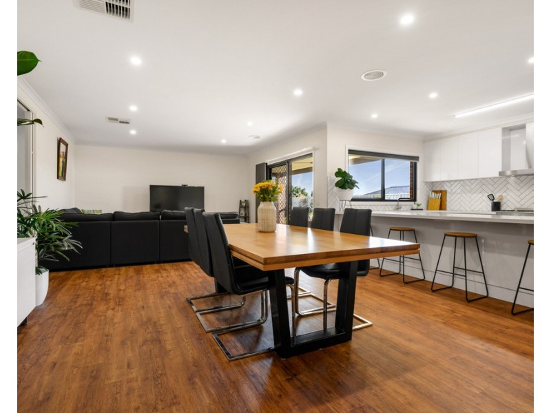 8 Willett Drive, Wodonga VIC 3690