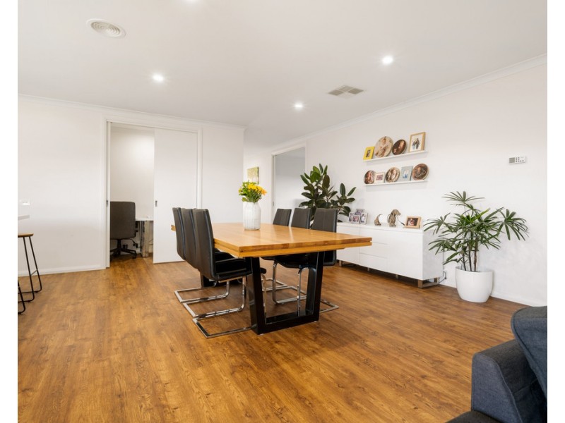 8 Willett Drive, Wodonga VIC 3690