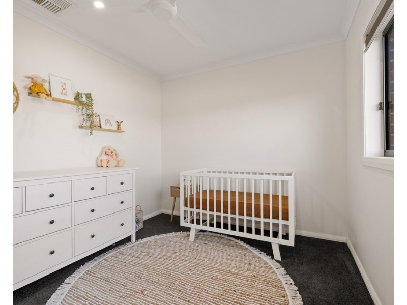 8 Willett Drive, Wodonga VIC 3690