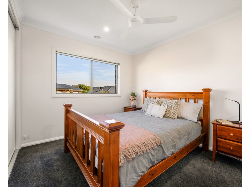 8 Willett Drive, Wodonga VIC 3690