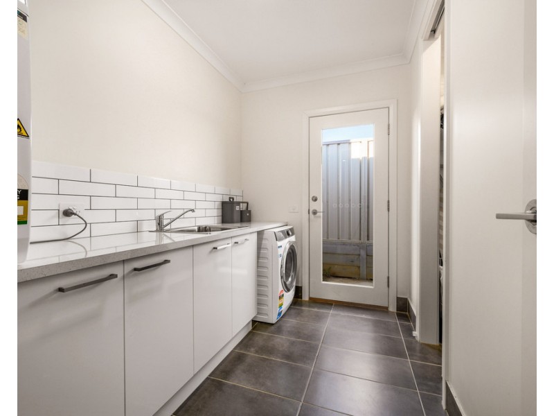 8 Willett Drive, Wodonga VIC 3690