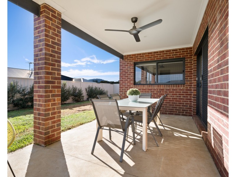 8 Willett Drive, Wodonga VIC 3690