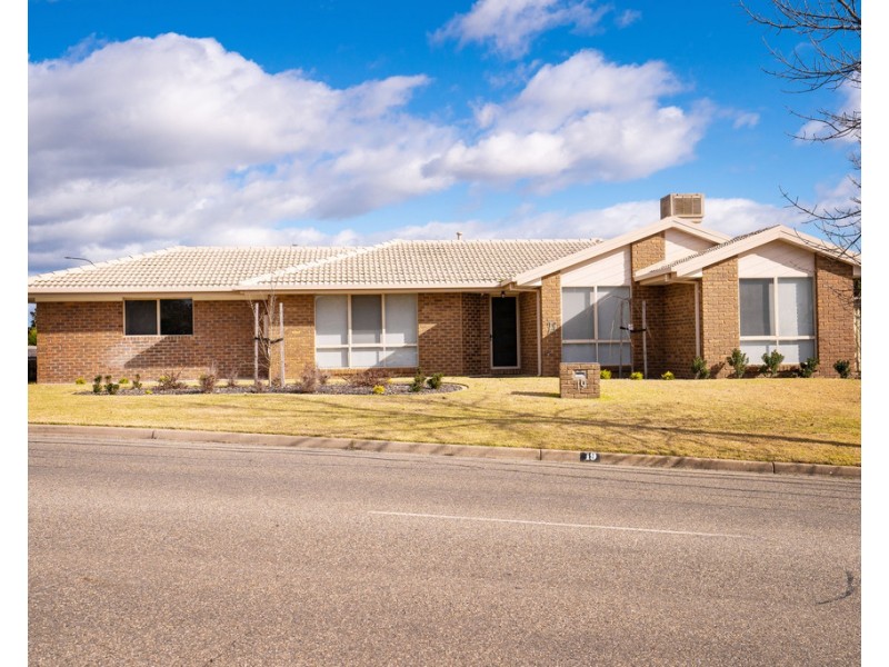 19 Hartigan Street, Thurgoona NSW 2640