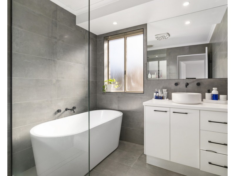 19 Hartigan Street, Thurgoona NSW 2640