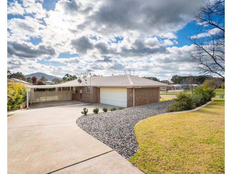 19 Hartigan Street, Thurgoona NSW 2640