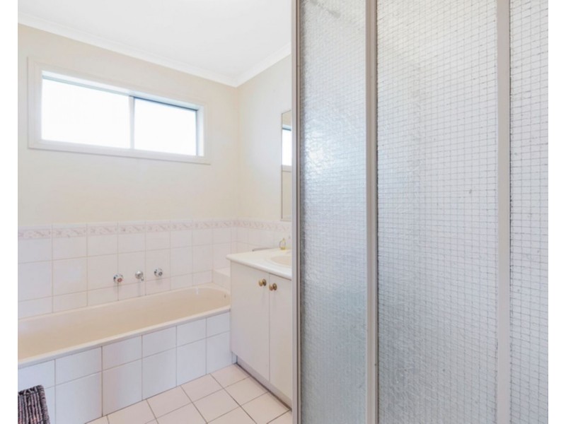 59 AZURE DRIVE, West Wodonga VIC 3690