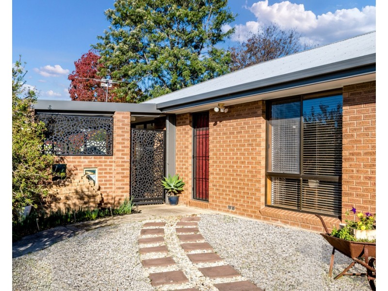 90 Mayfair Drive, Wodonga VIC 3690