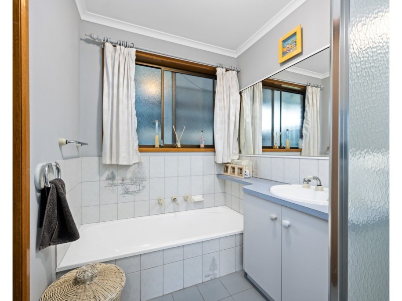 90 Mayfair Drive, Wodonga VIC 3690