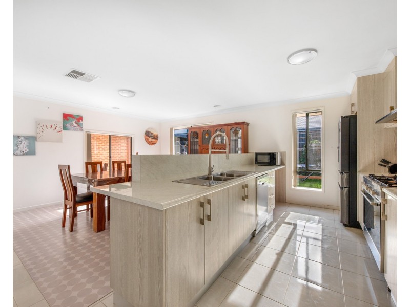 2 Silky Oak Avenue, Wodonga VIC 3690