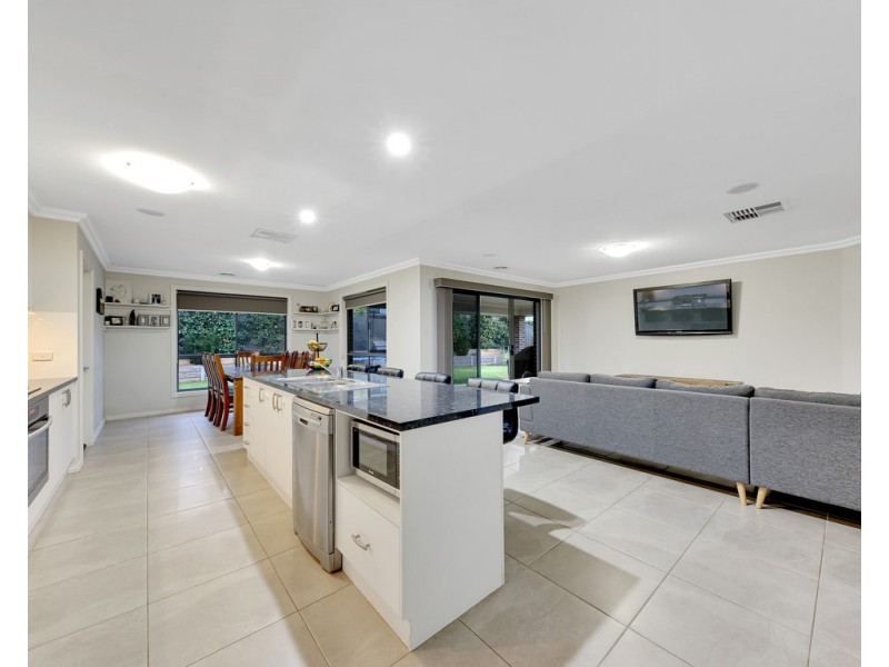 7 Thornbill Street, Thurgoona NSW 2640