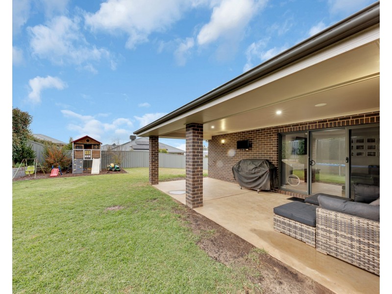 7 Thornbill Street, Thurgoona NSW 2640