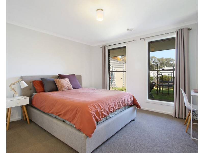 1 Heron Court, West Wodonga VIC 3690