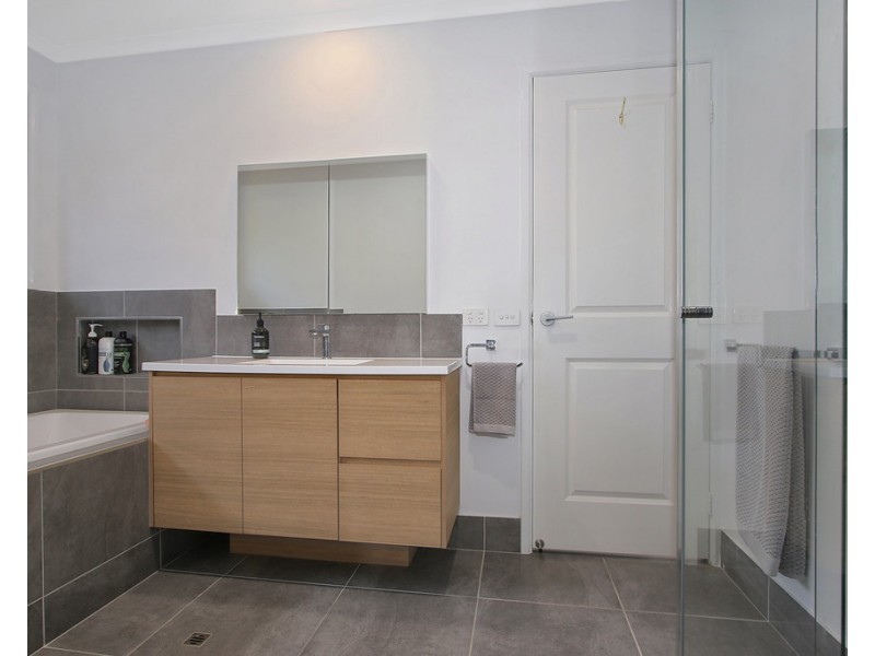 1 Heron Court, West Wodonga VIC 3690