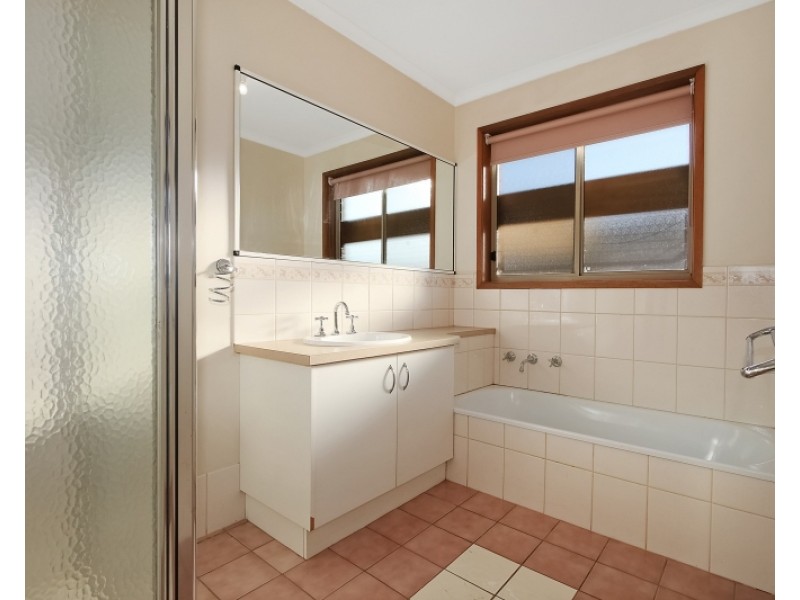 1/49 Mayfair Drive, Wodonga VIC 3690