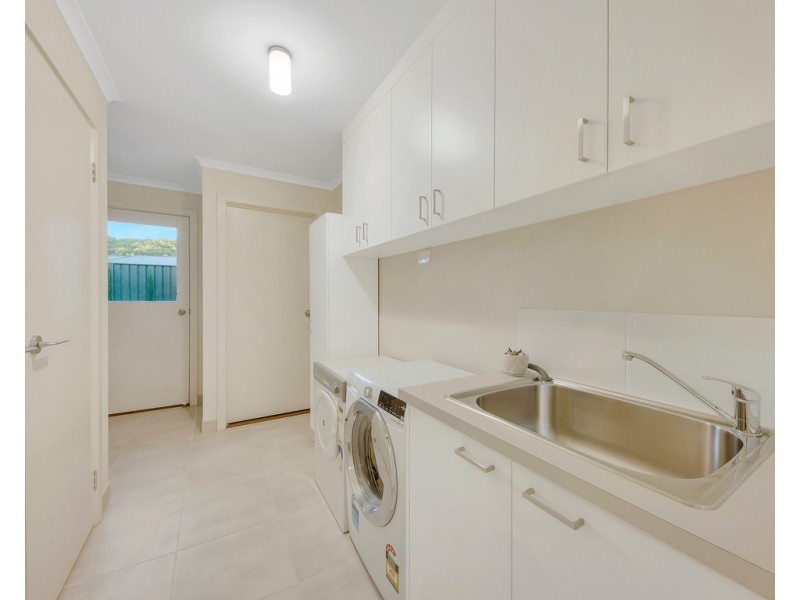 15 Hampshire Boulevard, Leneva VIC 3691