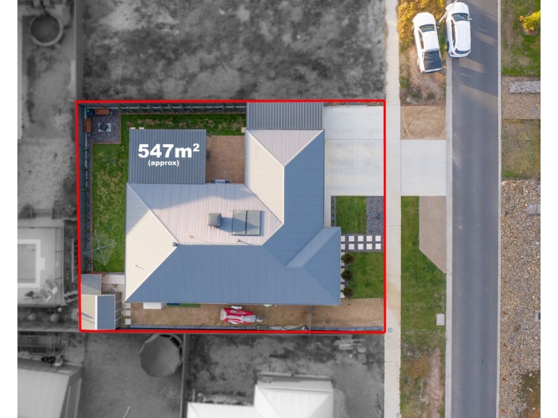 15 Hampshire Boulevard, Leneva VIC 3691