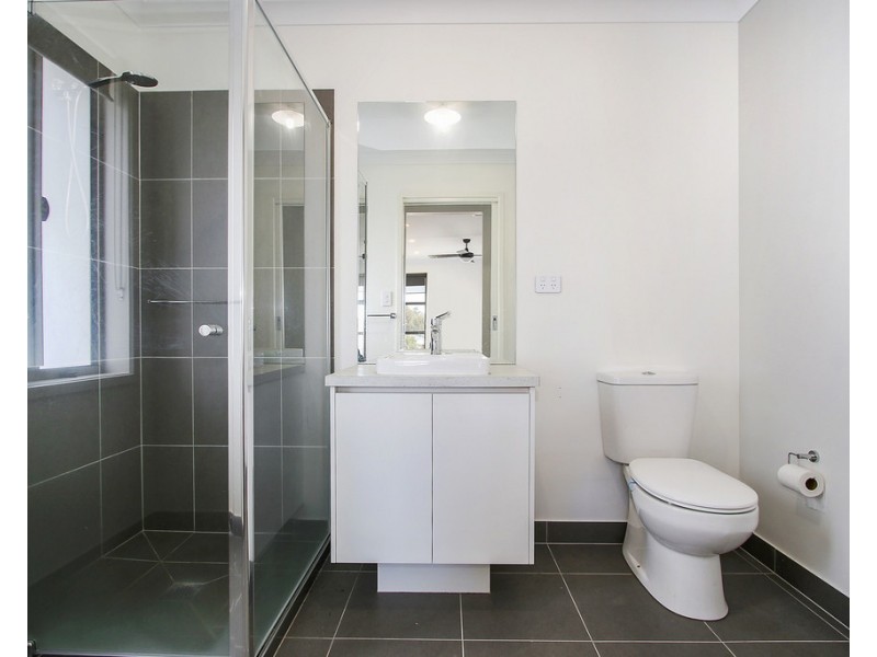 136 Stanton Drive, Thurgoona NSW 2640