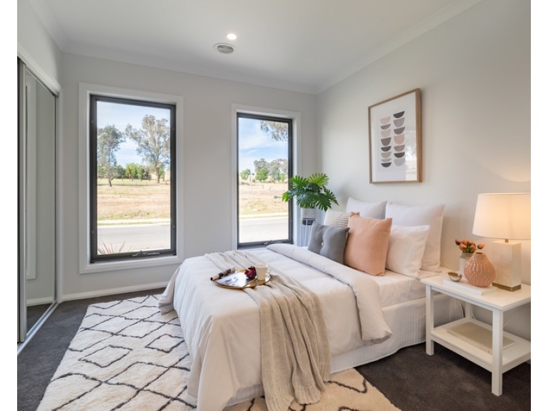 11 Kerrford Drive, Thurgoona NSW 2640