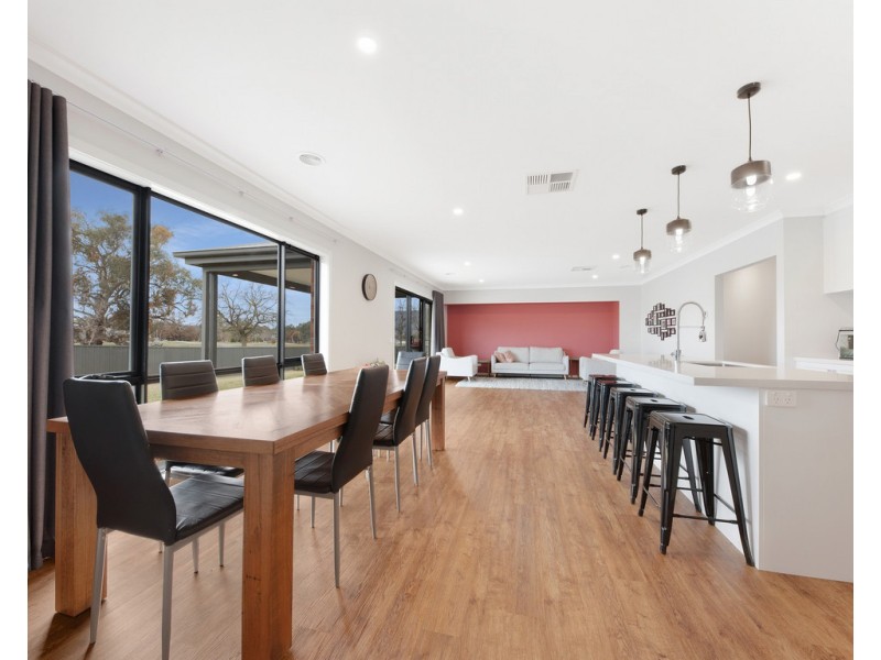 42 Huon Kiewa Road, Tangambalanga VIC 3691