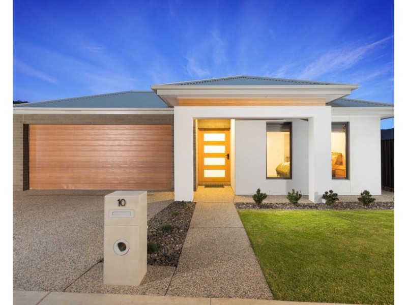 10 CANON STREET, Leneva VIC 3691