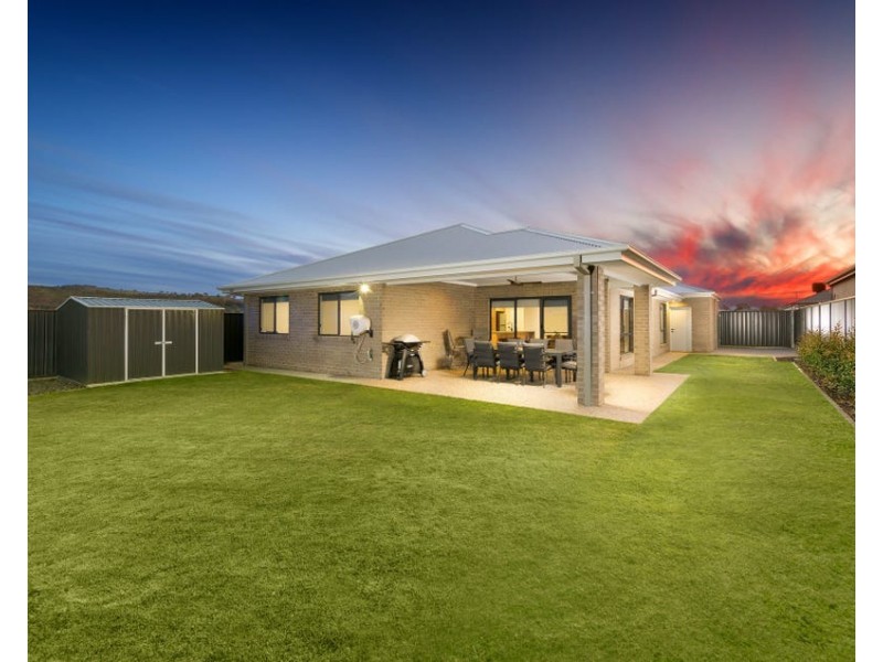 10 CANON STREET, Leneva VIC 3691