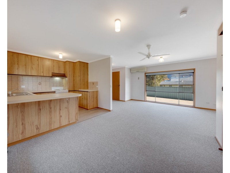 1/14 Huon Kiewa Road, Tangambalanga VIC 3691