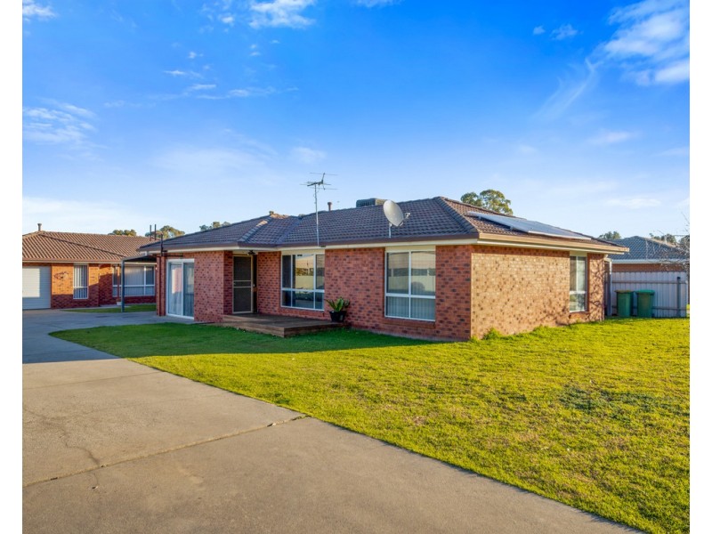 1/6 Amalfi Drive, Lavington NSW 2641