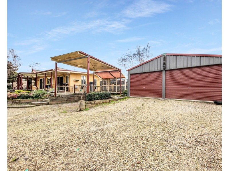 6 Park Street, Killara VIC 3691