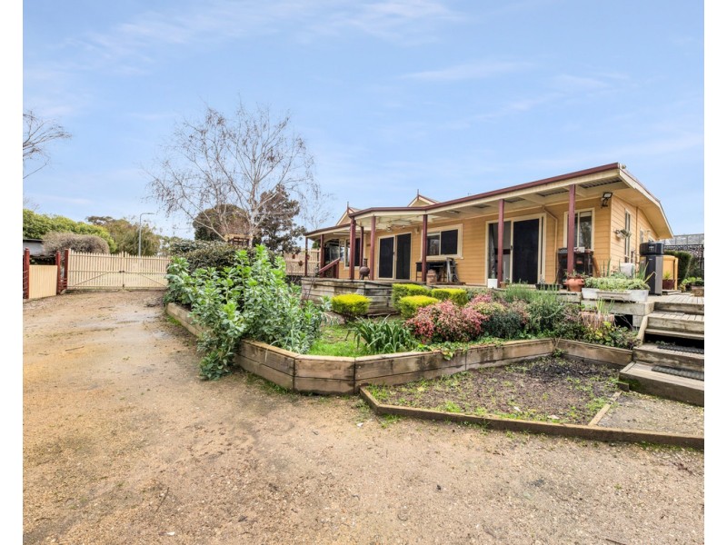 6 Park Street, Killara VIC 3691