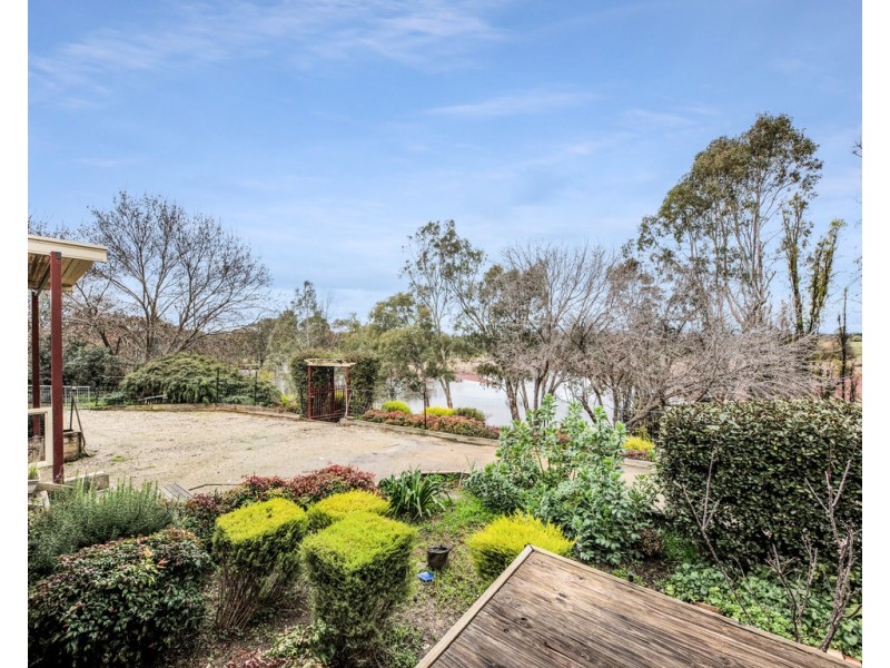 6 Park Street, Killara VIC 3691