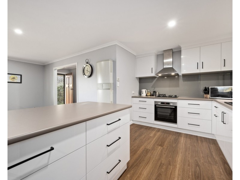 12 Mountain View Drive, Lavington NSW 2641