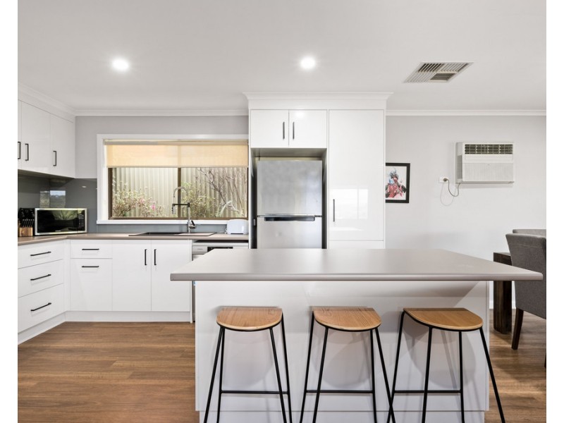 12 Mountain View Drive, Lavington NSW 2641