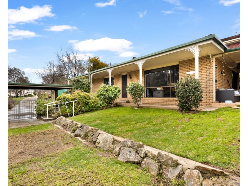 12 Mountain View Drive, Lavington NSW 2641