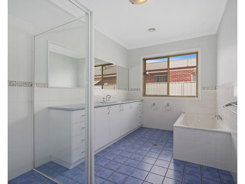 14 Wren Court, West Wodonga VIC 3690