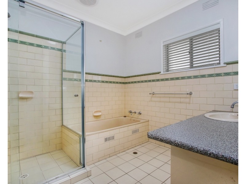 520 Saunders Avenue, East Albury NSW 2640