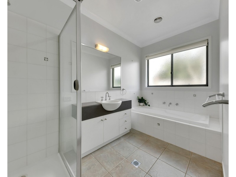 14 Romsey Court, Wodonga VIC 3690