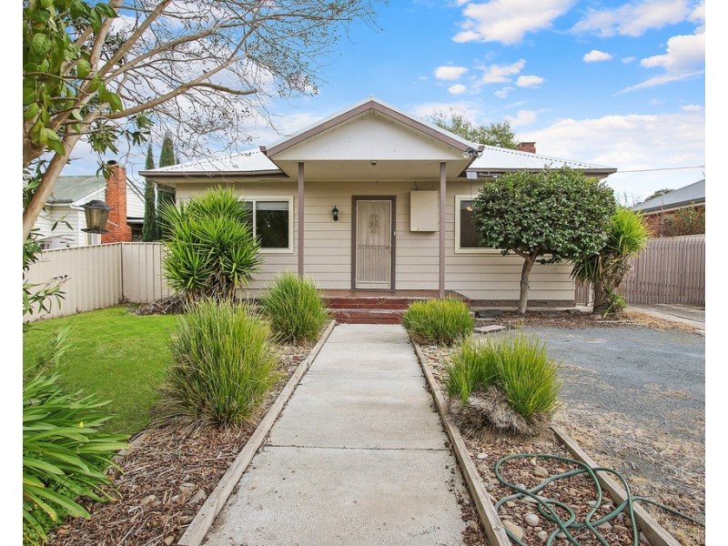 1075 TOBRUK STREET, North Albury NSW 2640