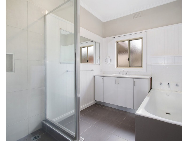 1075 TOBRUK STREET, North Albury NSW 2640