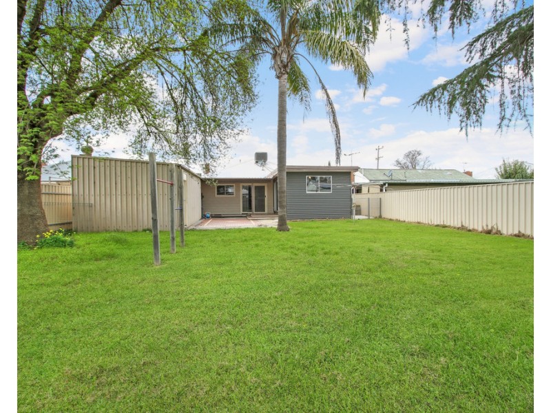 1075 TOBRUK STREET, North Albury NSW 2640