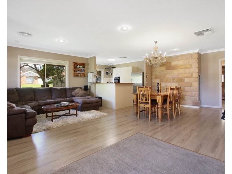 89 Crawshaw Crescent, Glenroy NSW 2640